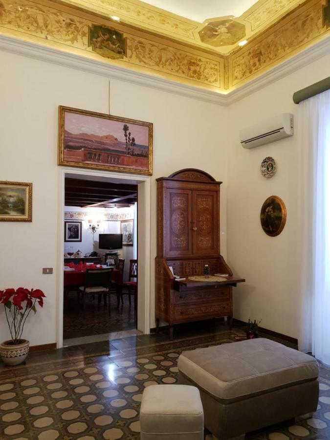Casa De Spuches Villa ปาแลร์โม ภายนอก รูปภาพ